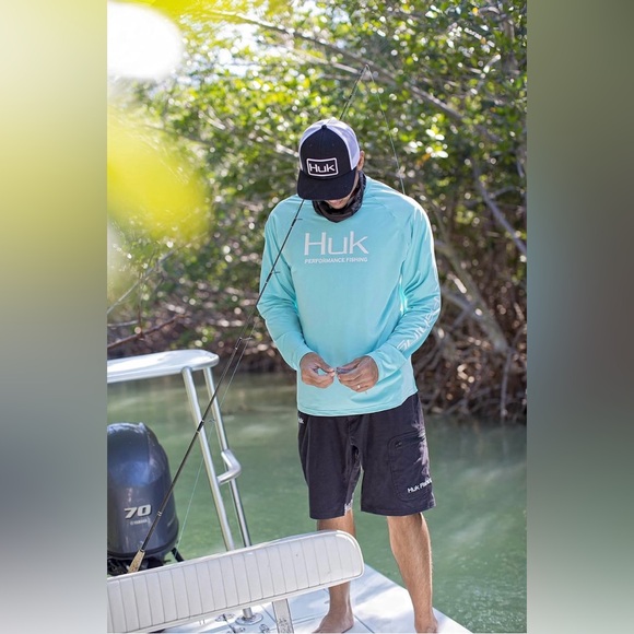 Huk NXTLVL Men - Tan- Next Level Performance Fishing Shorts 10.5” Inseam - Picture 2 of 6